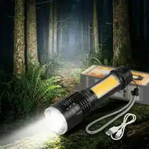 Linterna de mano con luz secundaria en el mango